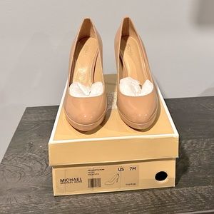 Michael Kors pumps size 7